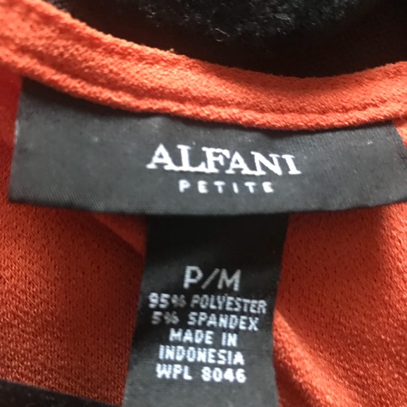 Dress - Picture 3 of 3